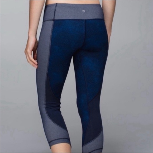 RARE Lululemon Wunder Under Sashiko Inkwell Rugged Blue Crop Leggings Size 6 EUC - Picture 2 of 8
